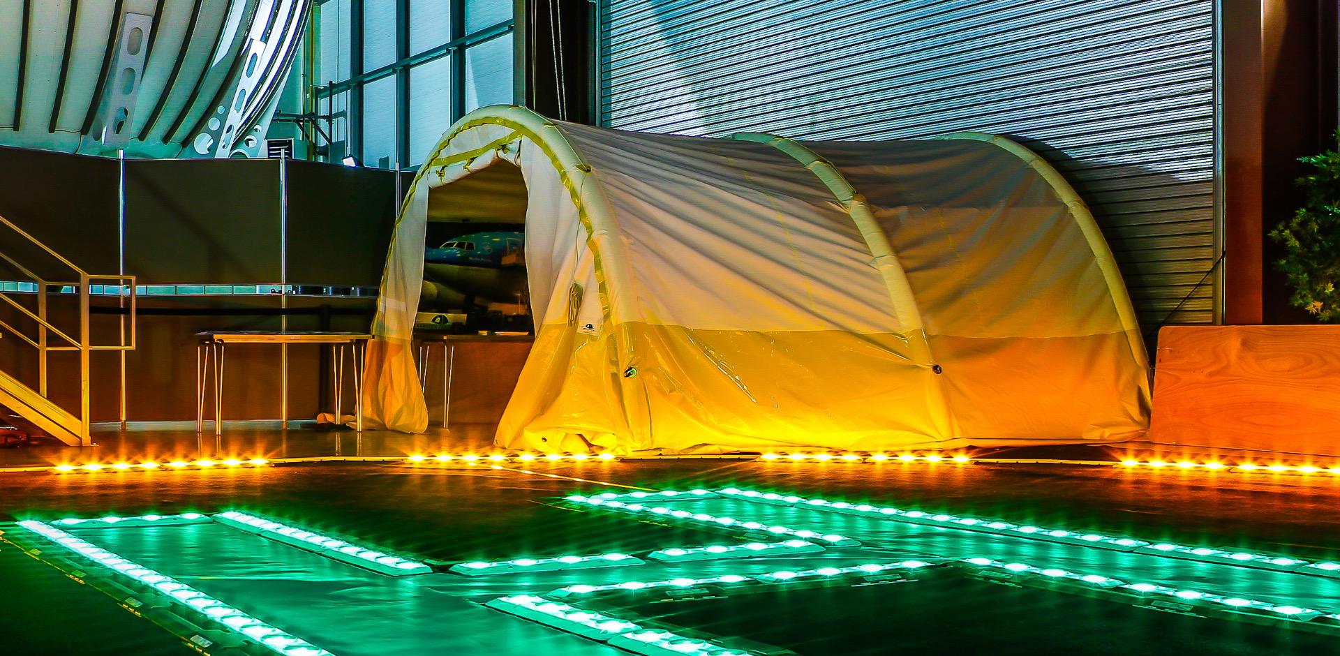 Karsten Tunnel Worktent sur heliport