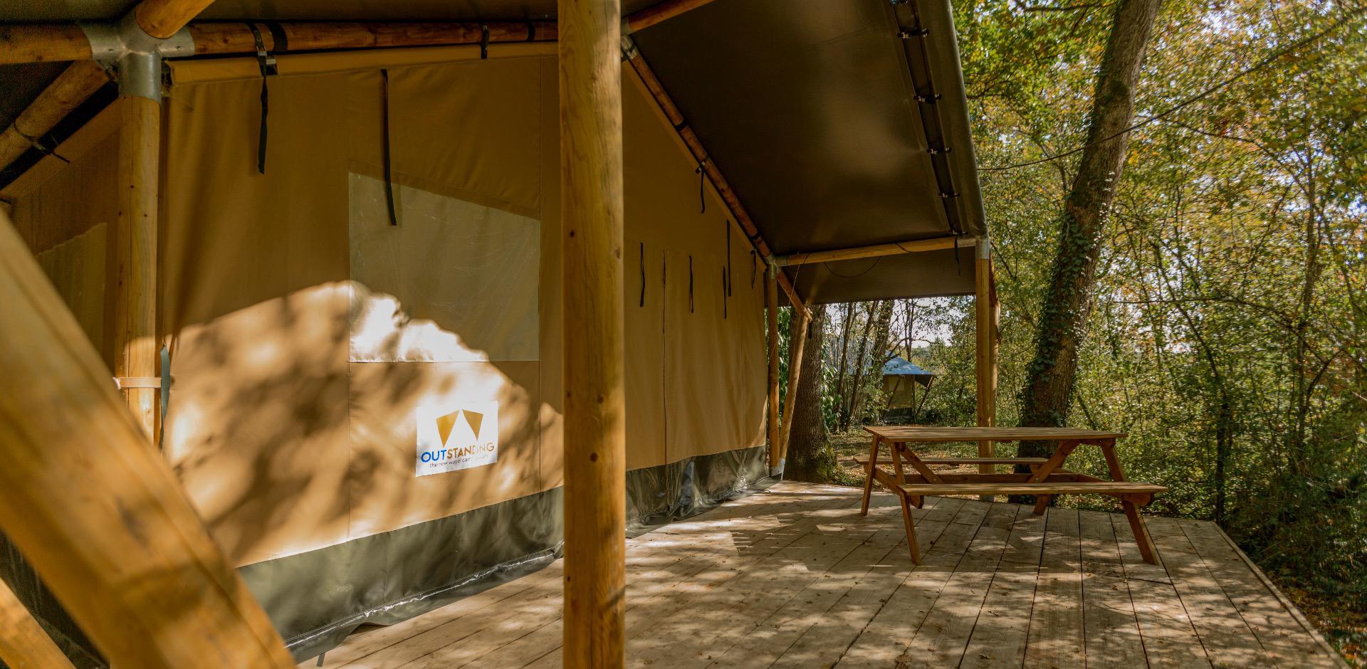 Tente Outstandin An3 Wood à La Parenthese - Camping les Ormes