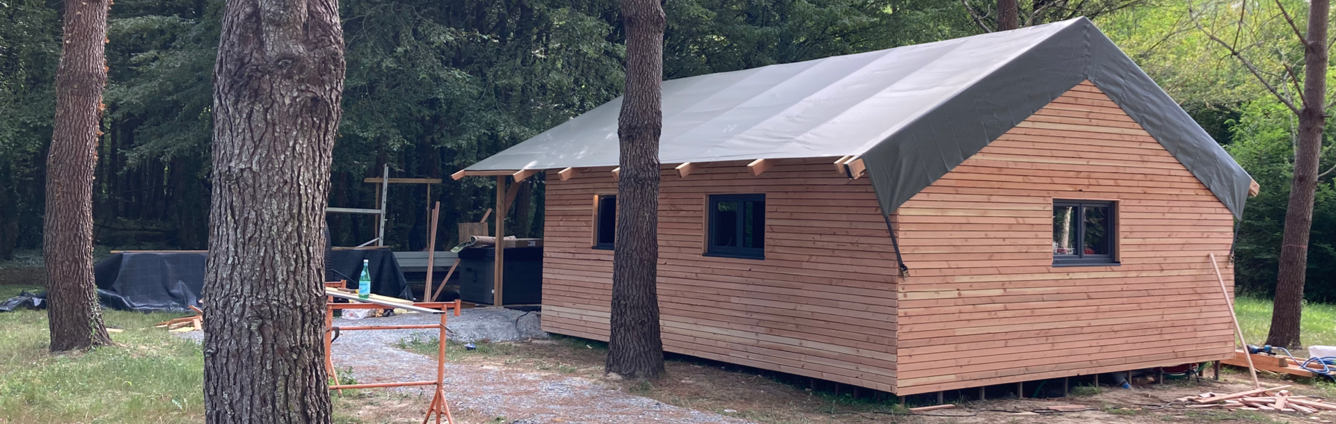 Bardage à claire voie face arrière ecolodge